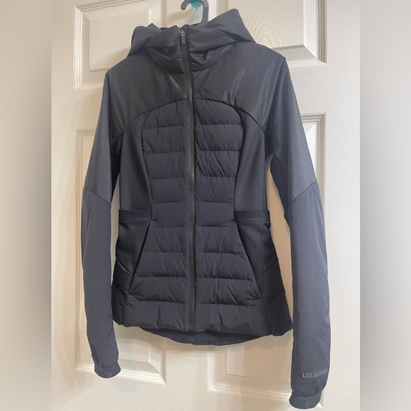 Lululemon Down For It All Jacket Black Wmn Size 2 - Picture 5 of 14